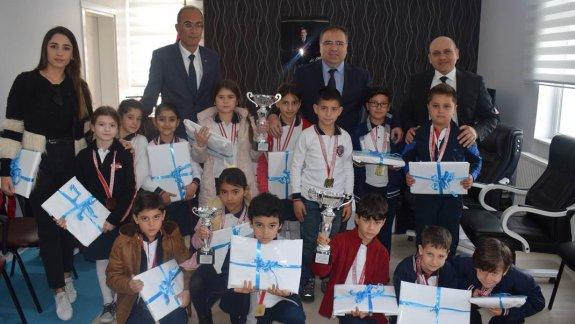 Nurullah Kocabıyık İlkokulu Jimnastik Öğrencilerine Ödül Töreni