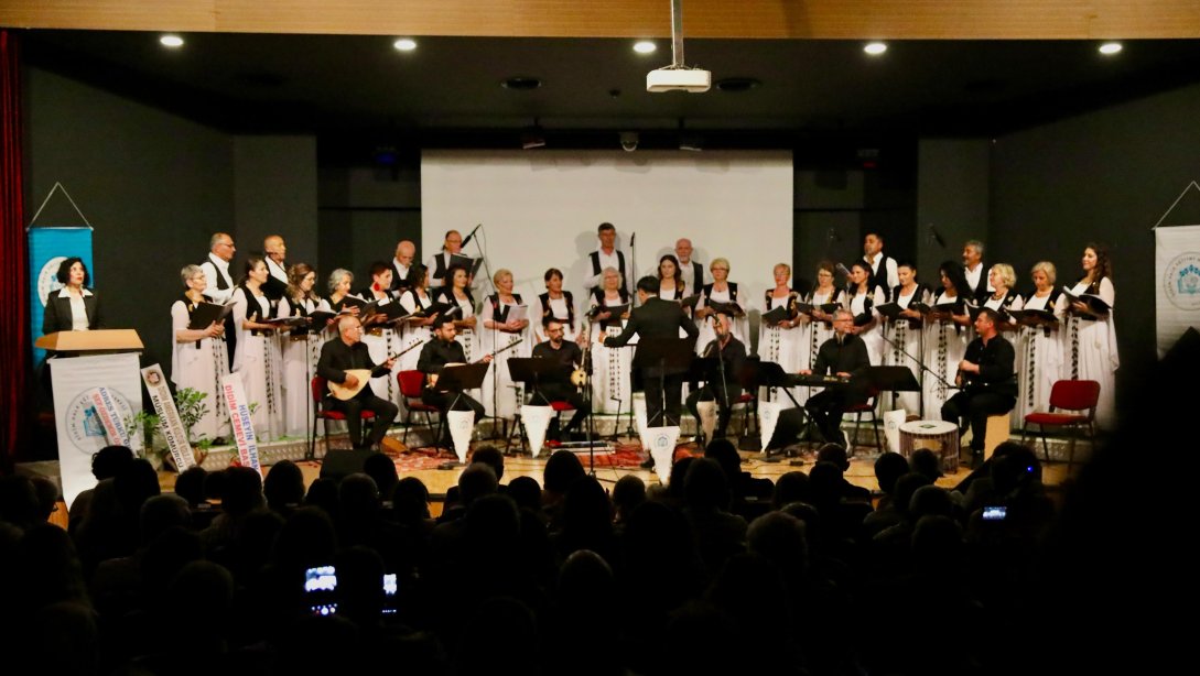 Didim Halk Eğitim Merkezi Müdürlüğü Türk Halk Müziği Korosu Bahar Konseri Gerçekleştirildi